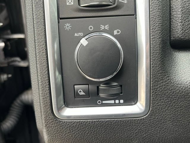 Used 2024 RAM 1500 Warlock AWD/4WD image 19
