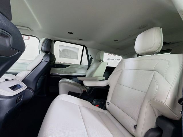 New 2026 Lincoln Navigator Premiere AWD/4WD image 27