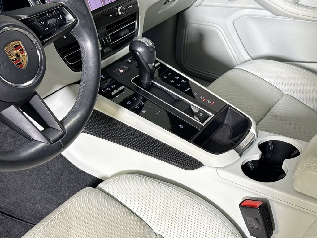 Certified 2023 Porsche Macan AWD/4WD image 21