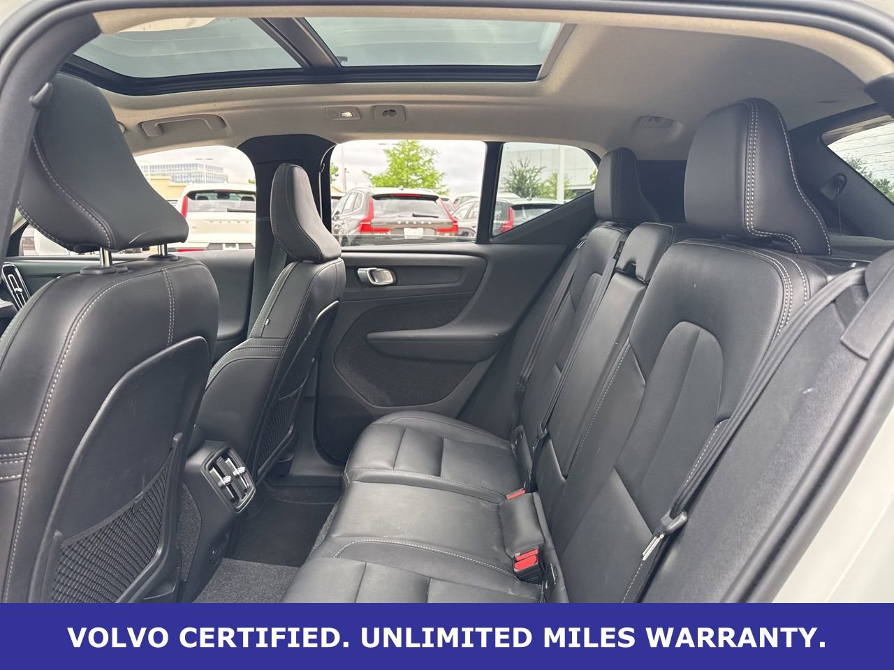 Certified 2025 Volvo XC40 B5 Plus AWD/4WD image 15