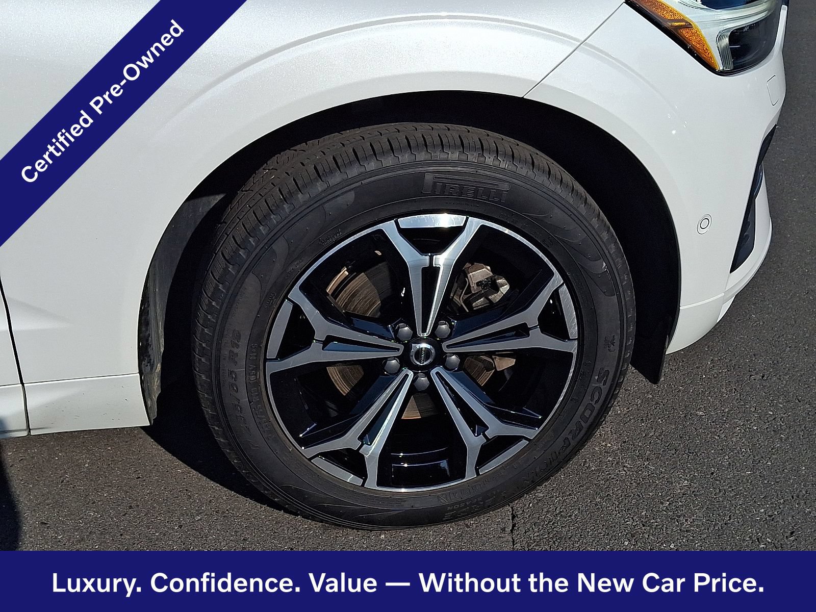 Certified 2022 Volvo XC60 B5 Momentum w/ Advanced Package AWD/4WD image 9