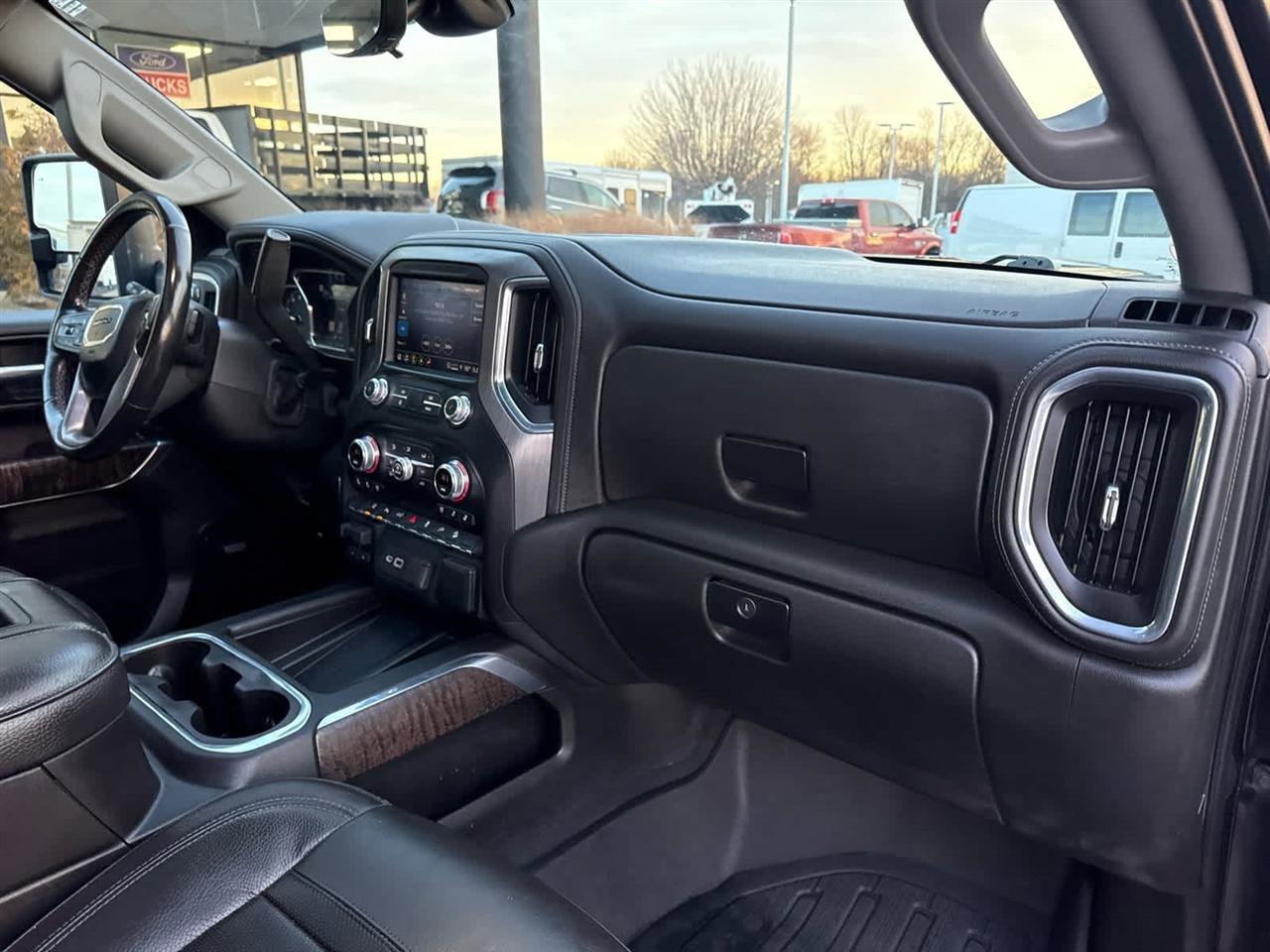 Used 2022 GMC Sierra 2500 Denali w/ Denali Ultimate Package AWD/4WD image 27
