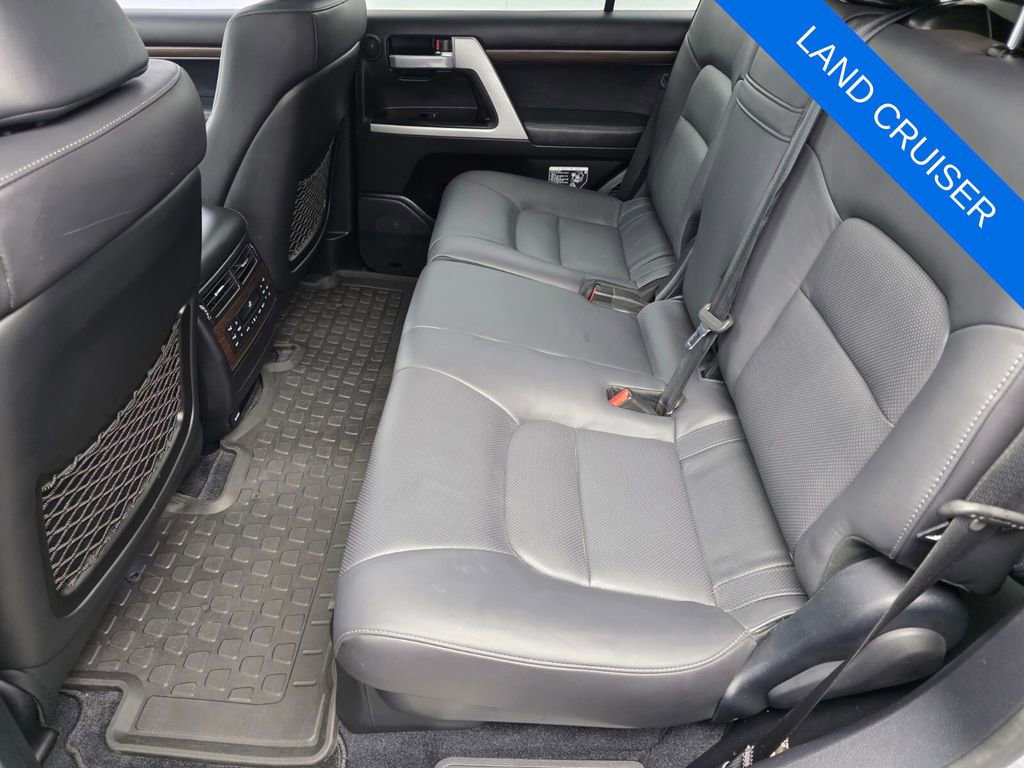 Used 2018 Toyota Land Cruiser image 14