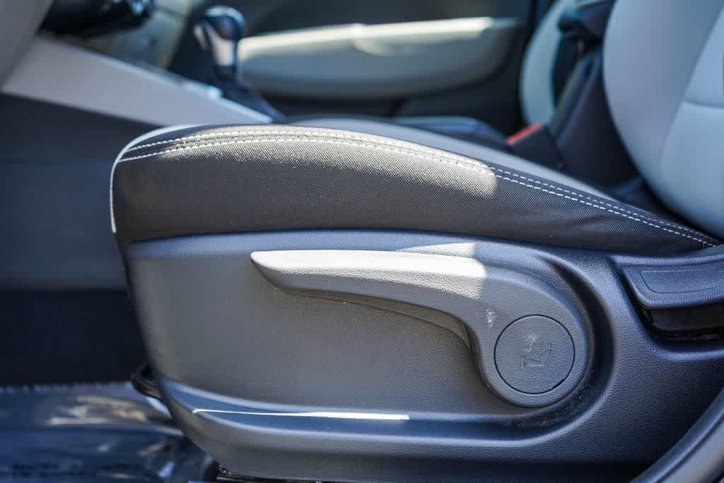 Certified 2024 Hyundai Venue SEL FWD image 22