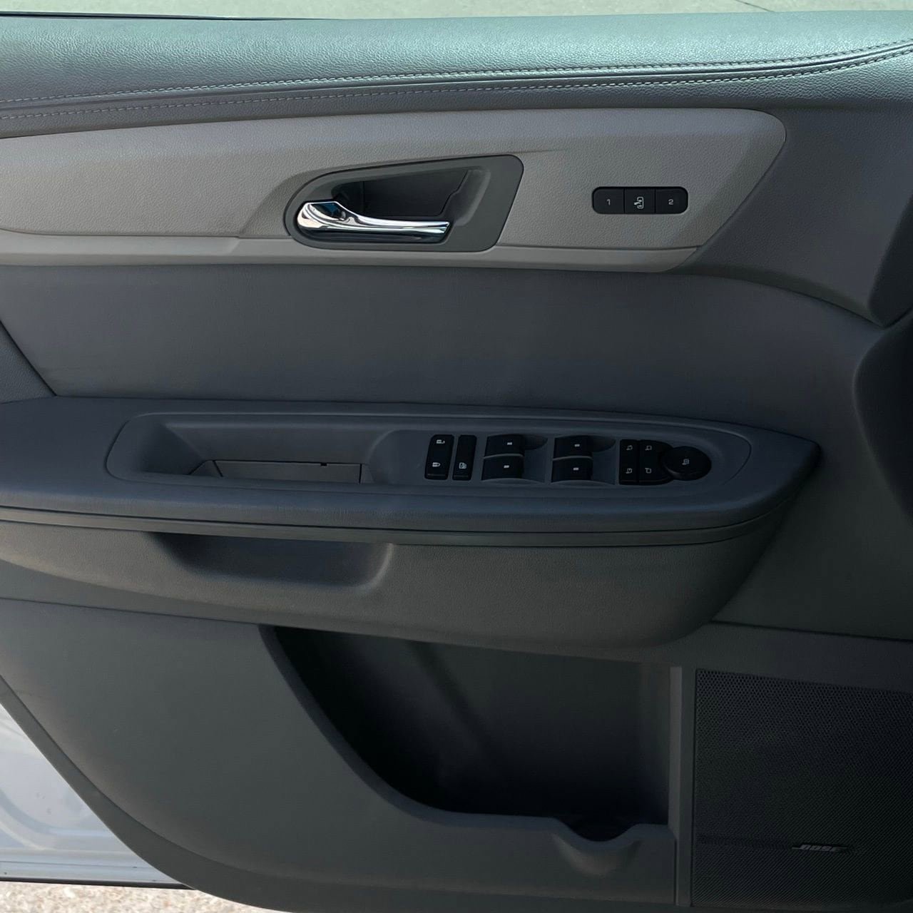 Used 2017 Chevrolet Traverse LT FWD image 19