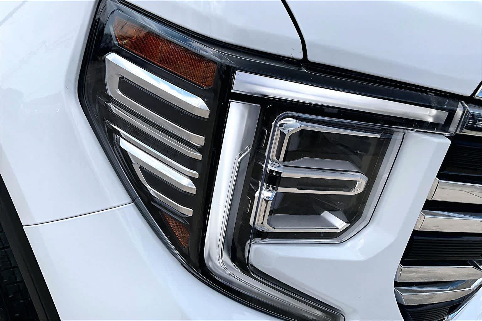 Used 2025 GMC Sierra 1500 SLT AWD/4WD image 28