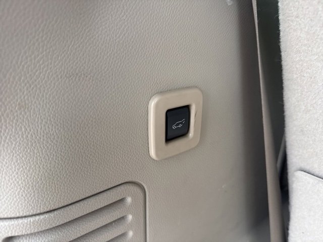 Used 2010 Ford Expedition Limited image 40