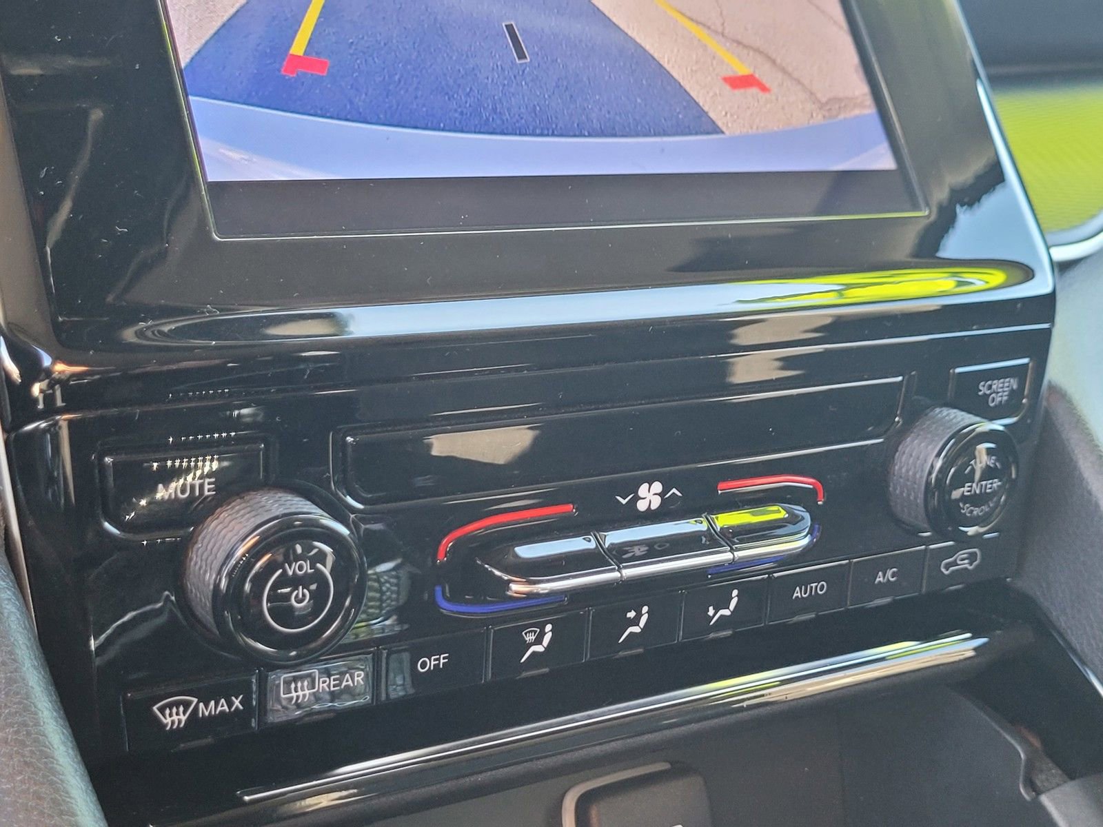 Used 2023 Jeep Grand Cherokee L Laredo image 22