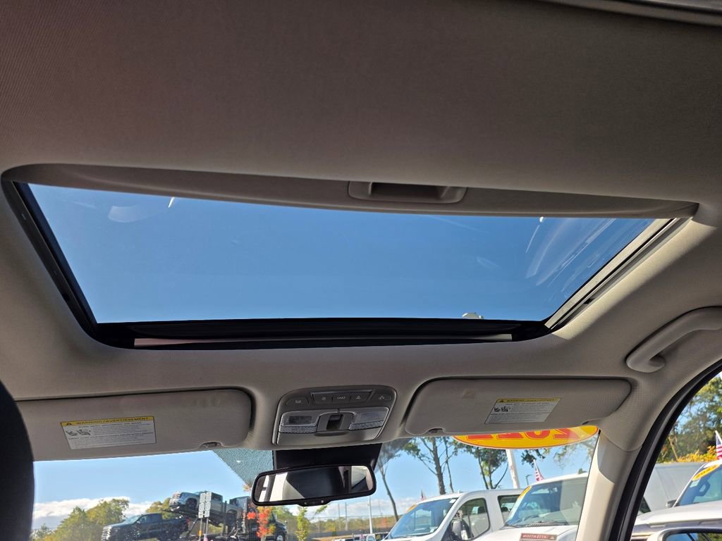 Used 2022 Kia Telluride EX w/ EX Premium Package image 18