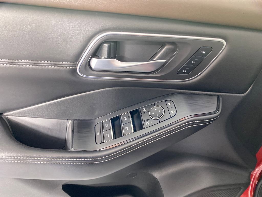 Used 2021 Nissan Rogue SL image 12