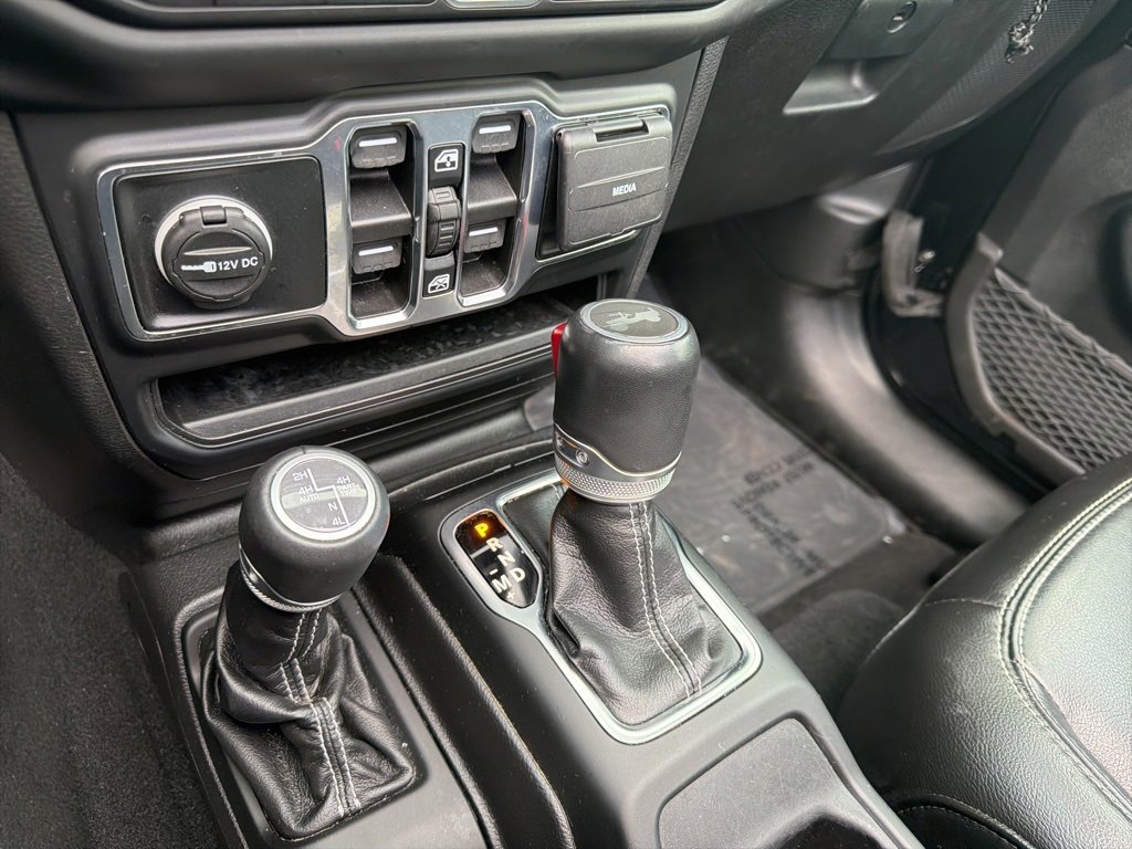 Certified 2022 Jeep Wrangler Unlimited Sahara w/ Cold Weather Group image 12