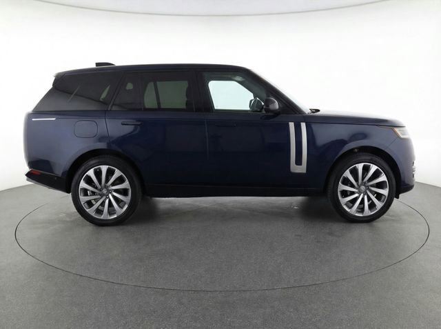 Certified 2025 Land Rover Range Rover SV image 24