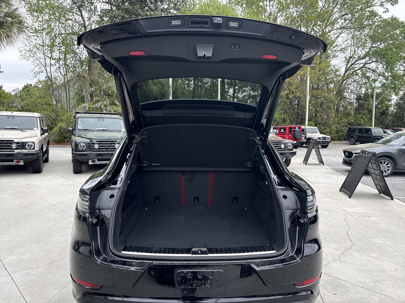 Used 2022 Porsche Cayenne S Platinum image 34