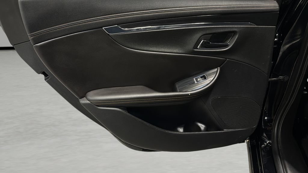 Used 2018 Chevrolet Impala Premier FWD image 17