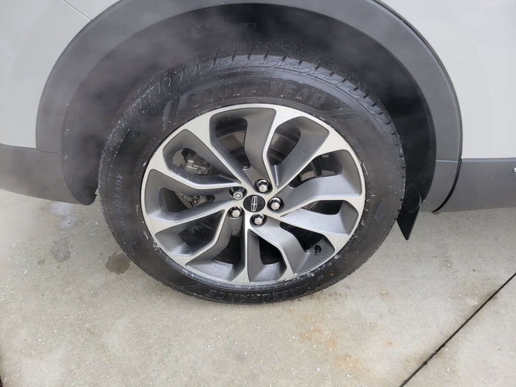 Used 2021 Lincoln Nautilus Reserve image 13