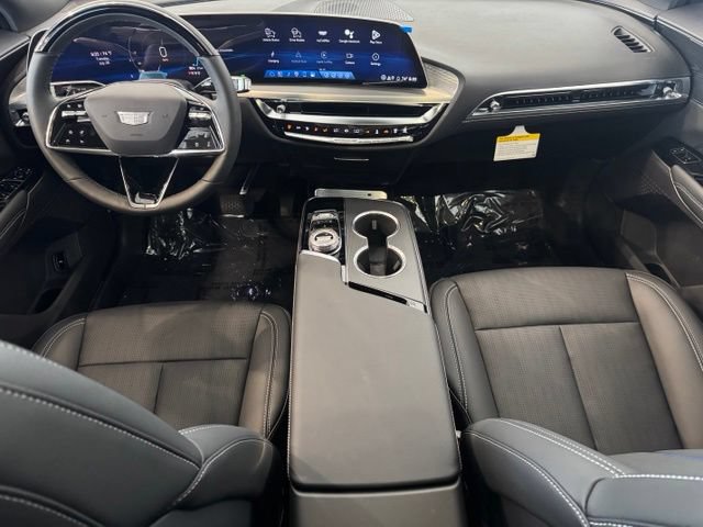 New 2026 Cadillac Lyriq Luxury AWD/4WD image 14