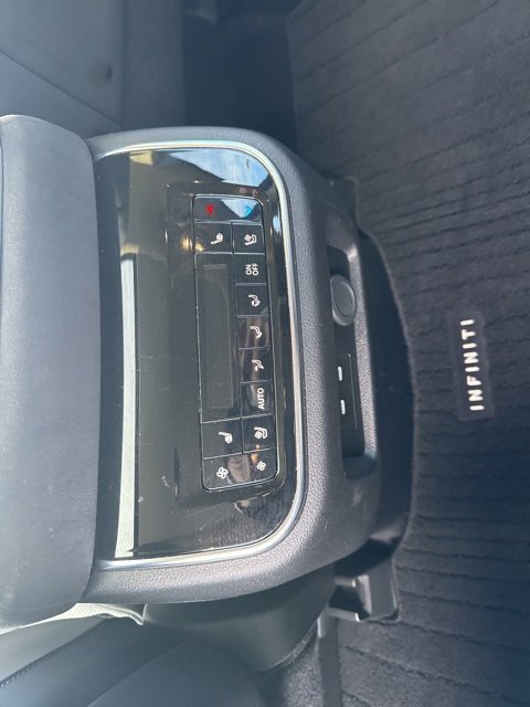 Used 2025 INFINITI QX80 Sensory image 12