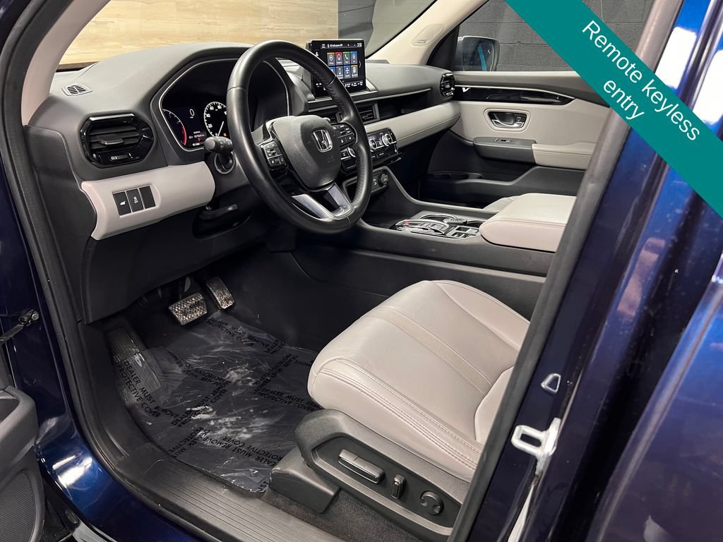 Used 2023 Honda Pilot Touring image 4