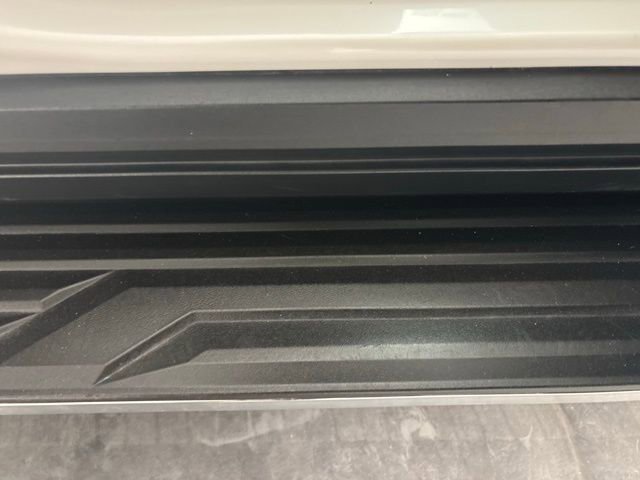 Used 2024 Chevrolet Suburban Premier image 43