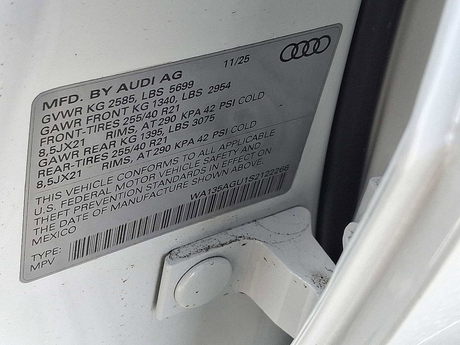 New 2025 Audi SQ5 Prestige image 17