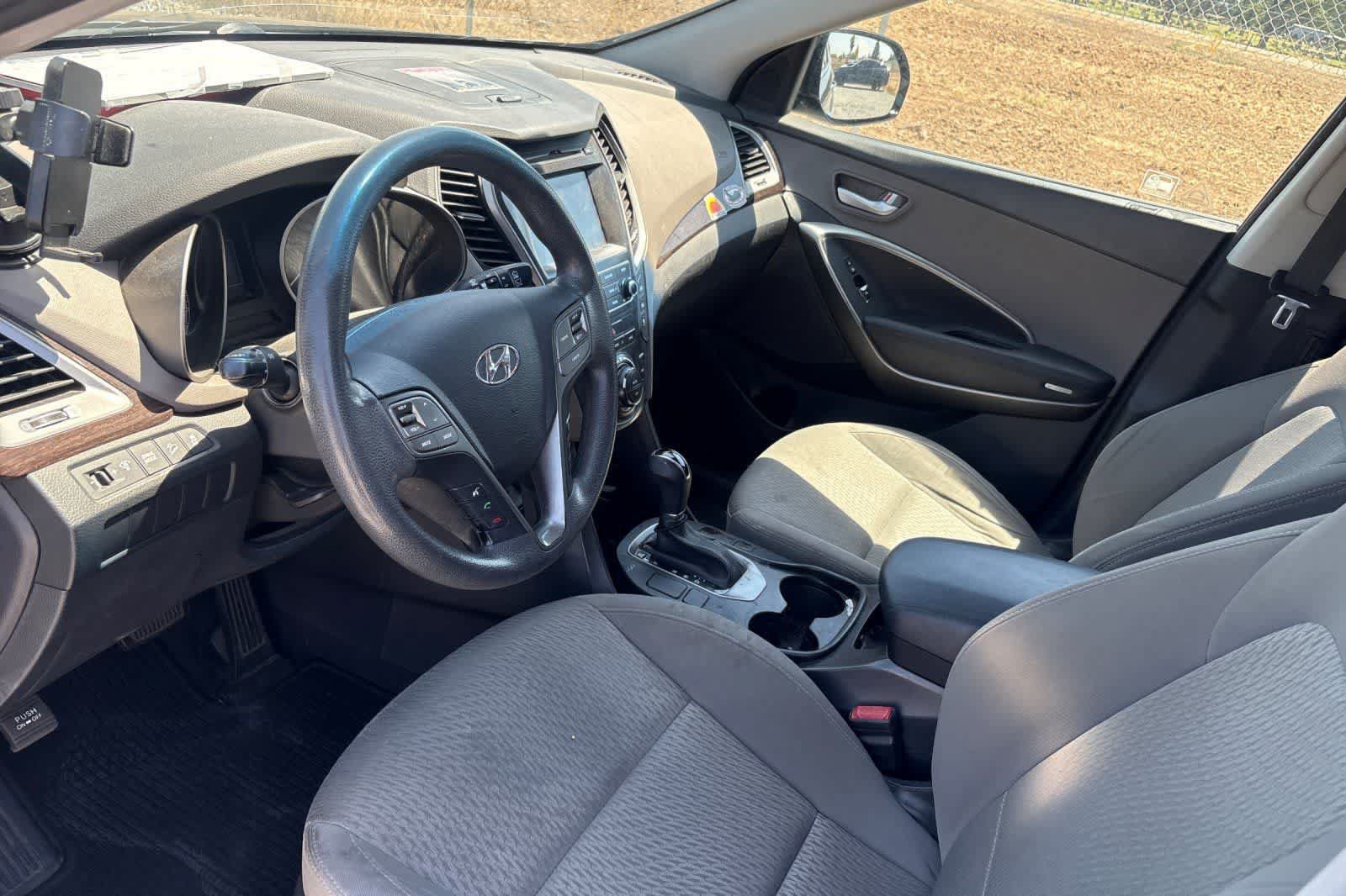 Used 2017 Hyundai Santa Fe SE w/ Cargo Package FWD image 14