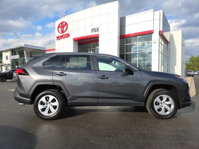 Used 2025 Toyota RAV4 LE AWD/4WD image 8