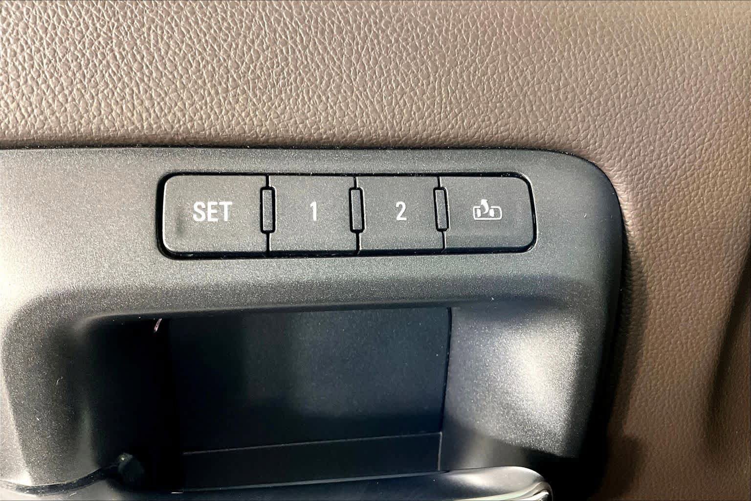 Used 2018 GMC Sierra 3500 Denali w/ Duramax Plus Package AWD/4WD image 35