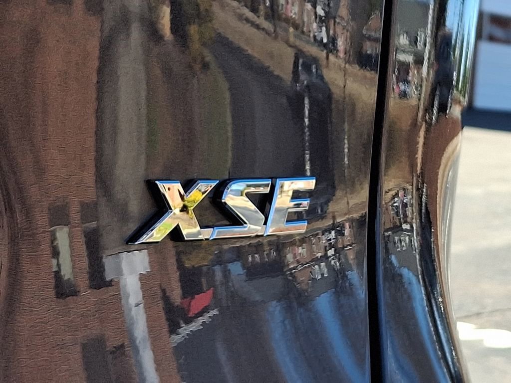 Used 2023 Toyota RAV4 XSE w/ Weather Package image 33