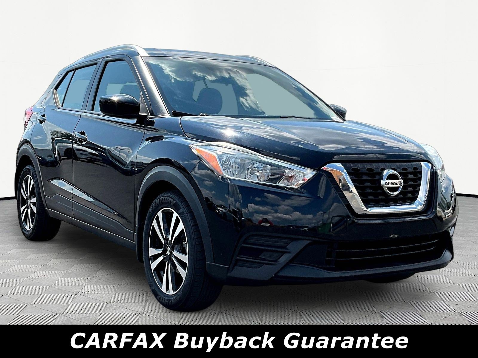 Used 2018 Nissan Kicks SV FWD image 3
