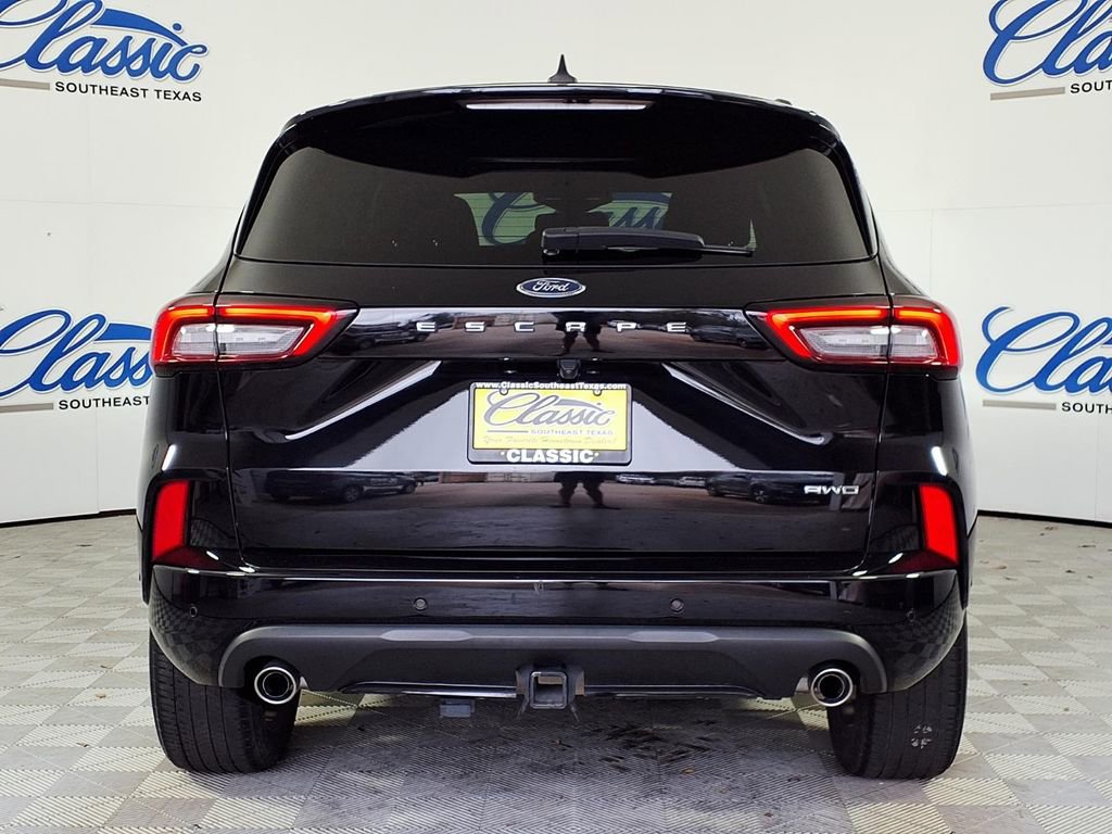 Used 2023 Ford Escape ST-Line Elite w/ Premium Technology Package image 4