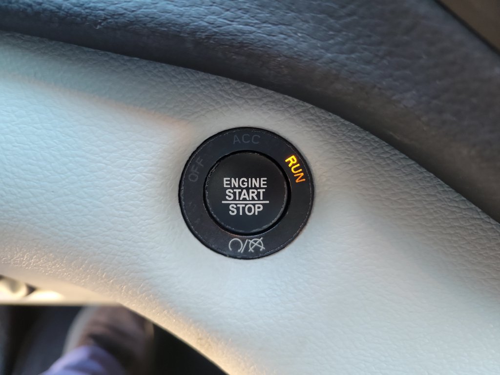 Used 2020 Jeep Cherokee Latitude Plus FWD image 21