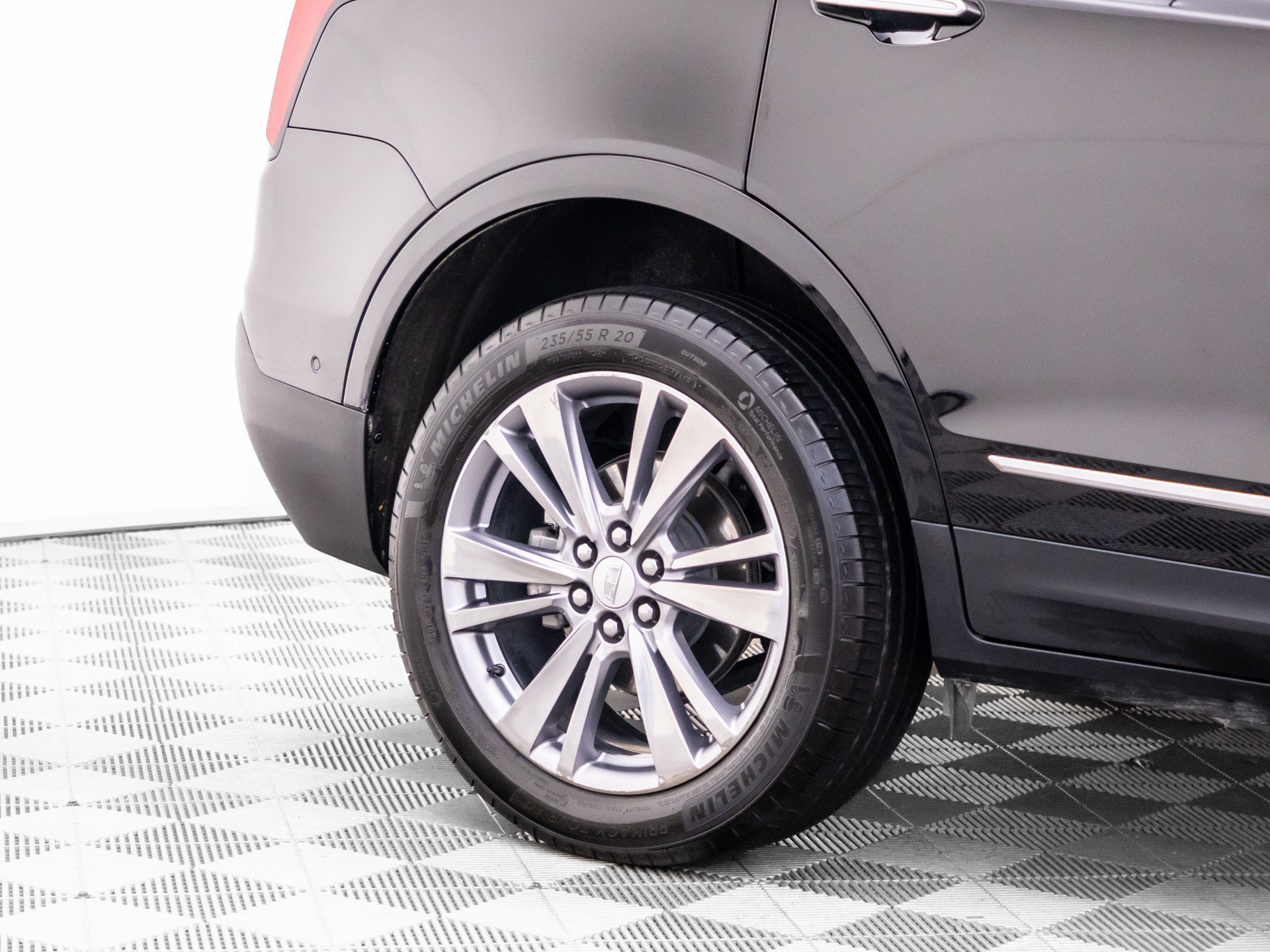 Used 2024 Cadillac XT5 Premium Luxury w/ Technology Package AWD/4WD image 36