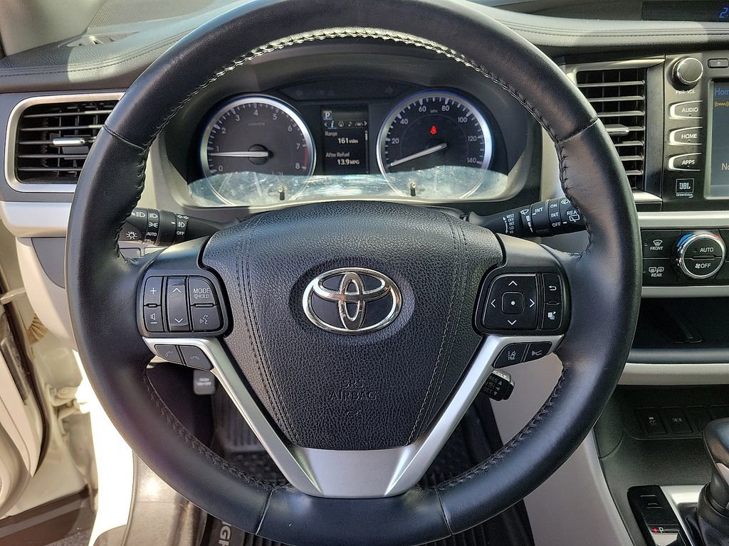 Used 2019 Toyota Highlander Limited FWD image 16