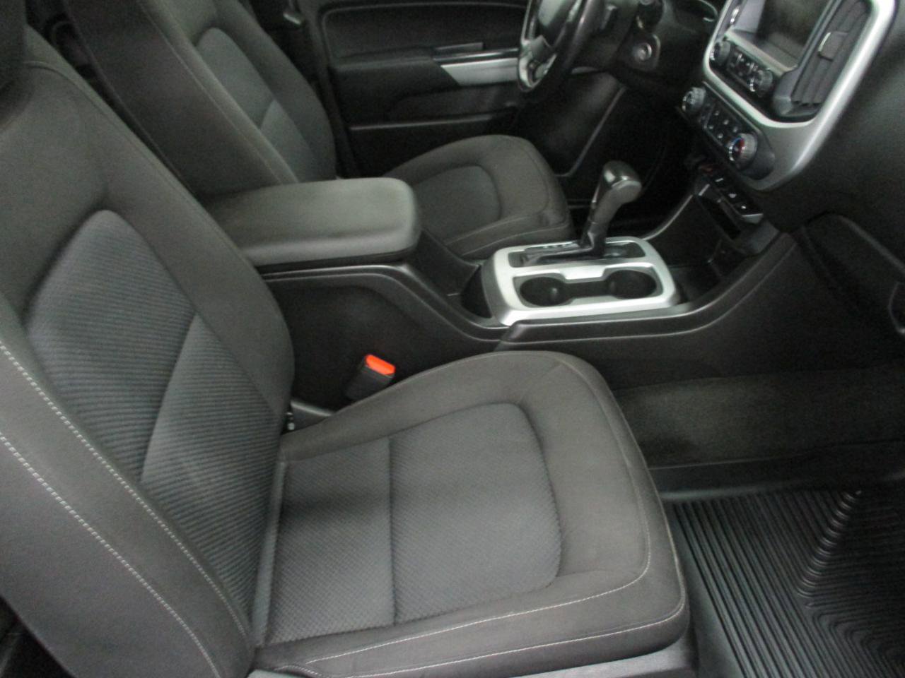 Used 2016 Chevrolet Colorado LT w/ LT Convenience Package image 12