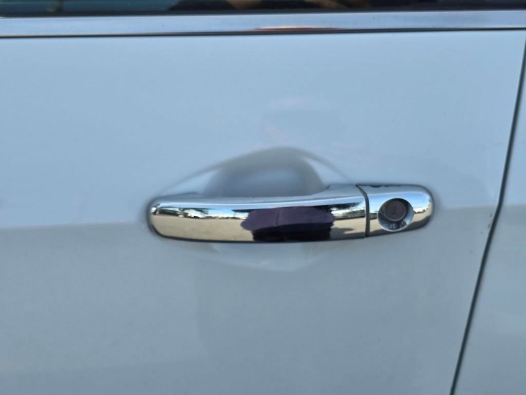 Used 2017 Chevrolet Equinox LT w/ Convenience Package image 21