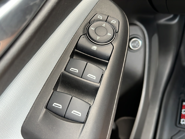 Used 2025 Buick Envista Preferred w/ Convenience II Package FWD image 21
