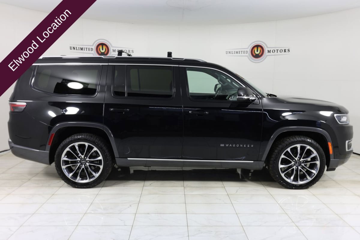 Used 2022 Jeep Wagoneer Series III w/ Premium Group I AWD/4WD image 2