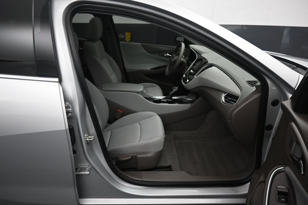 Used 2022 Chevrolet Malibu LT FWD image 39