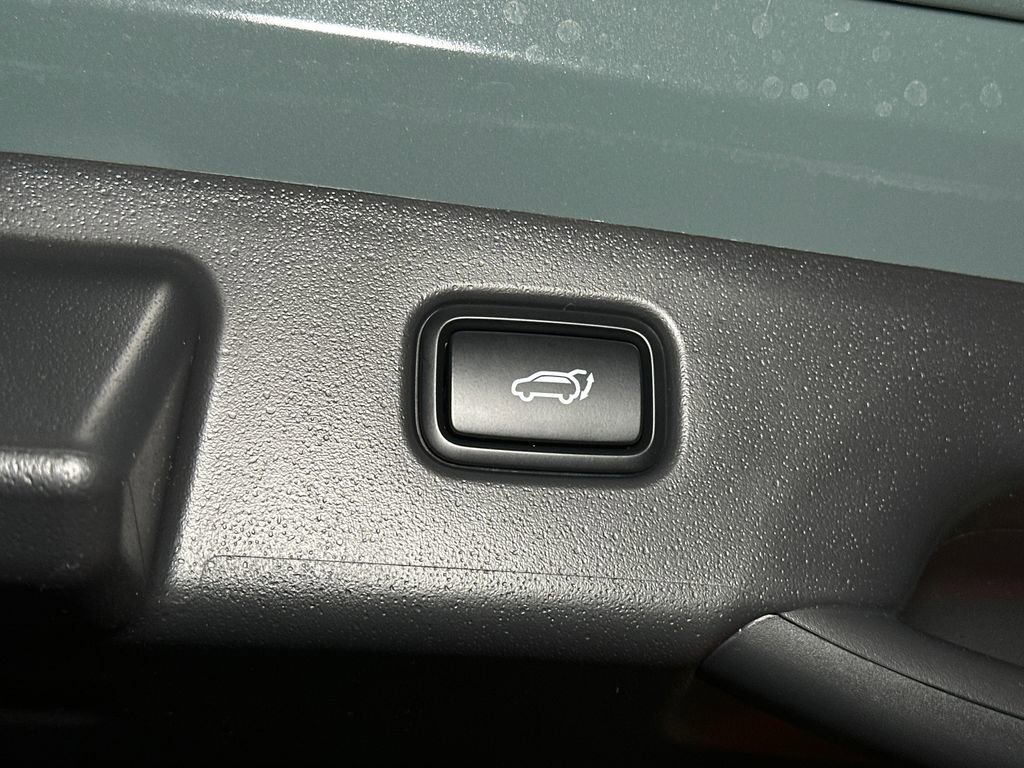 New 2026 Kia Niro SX Touring FWD image 7