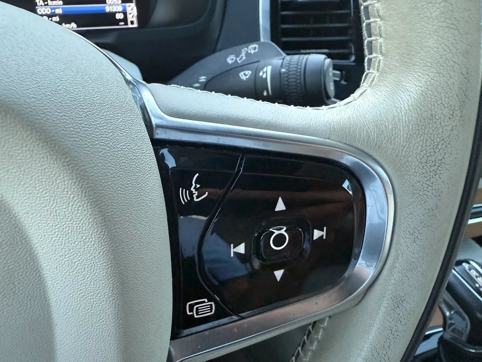 Used 2016 Volvo XC90 T6 Inscription AWD/4WD image 27