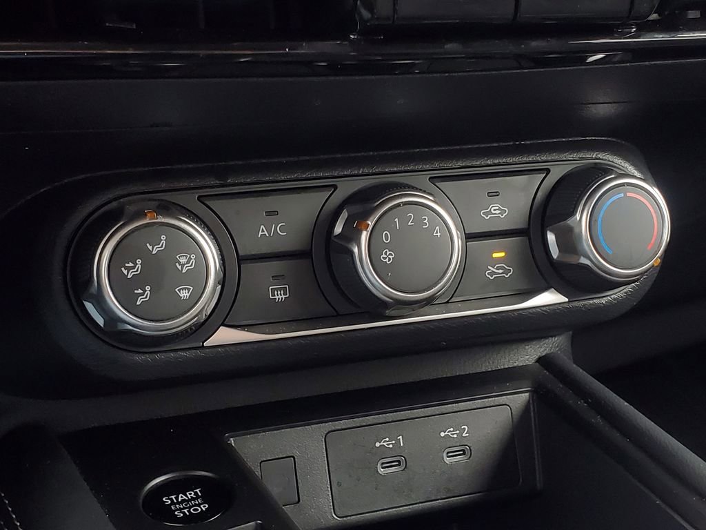 Used 2025 Nissan Kicks SV image 23