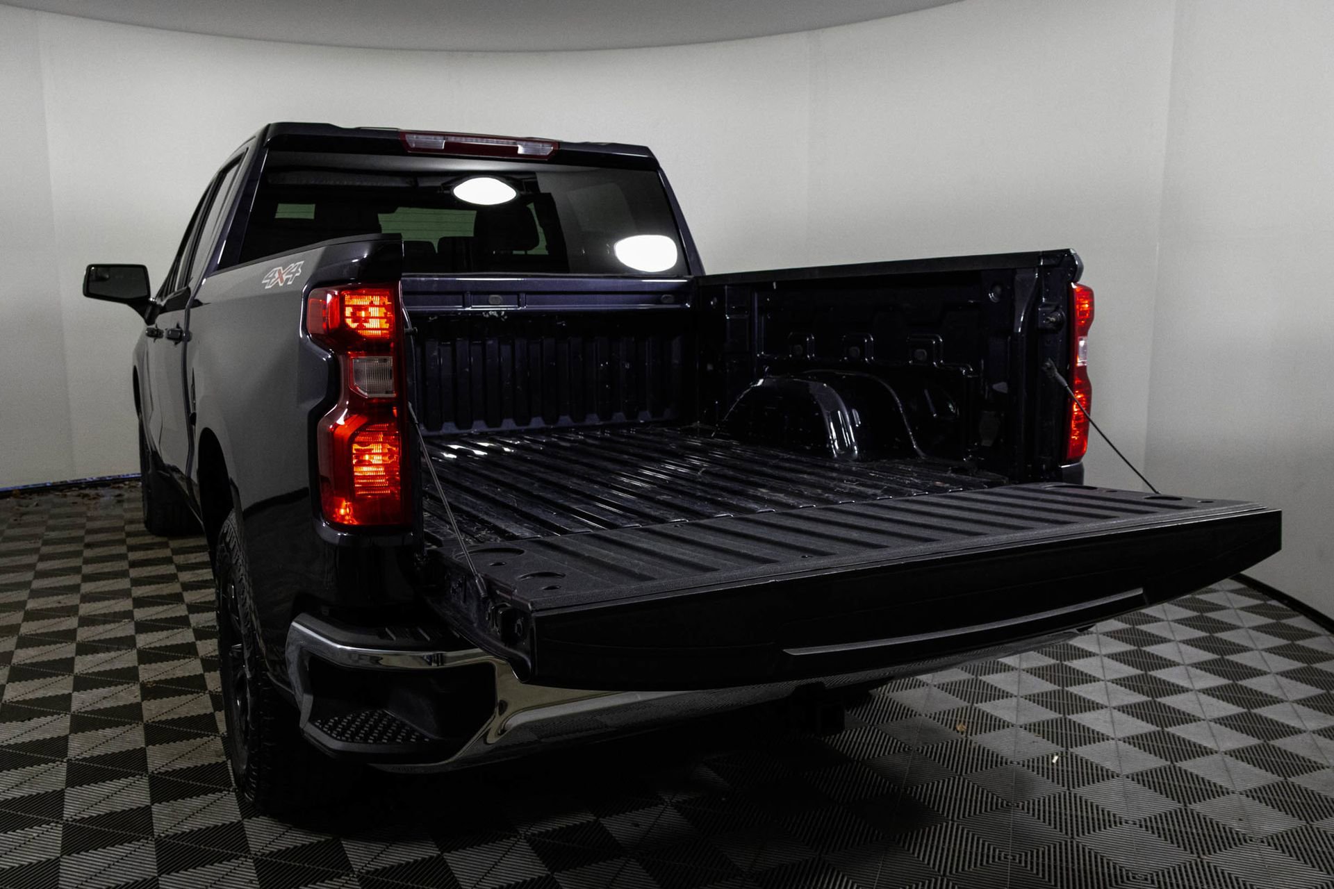 Used 2023 Chevrolet Silverado 1500 LT image 13