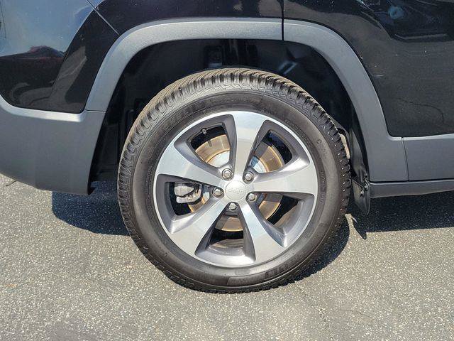 Used 2019 Jeep Cherokee Limited FWD image 6