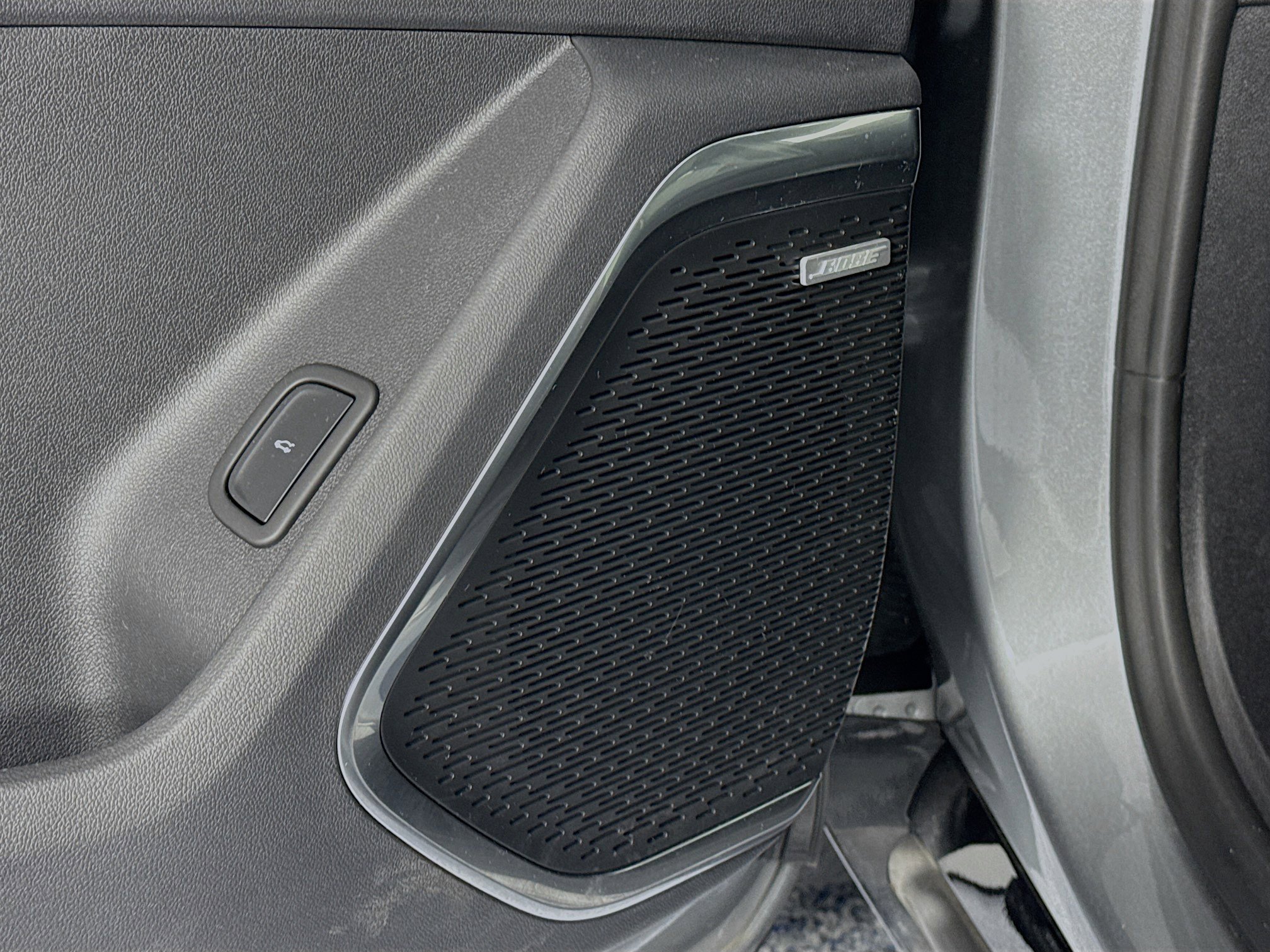 Used 2024 GMC Acadia Denali image 19