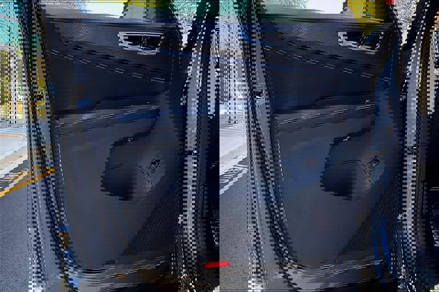 Used 2024 Volkswagen Atlas Cross Sport SEL Premium R-Line image 23