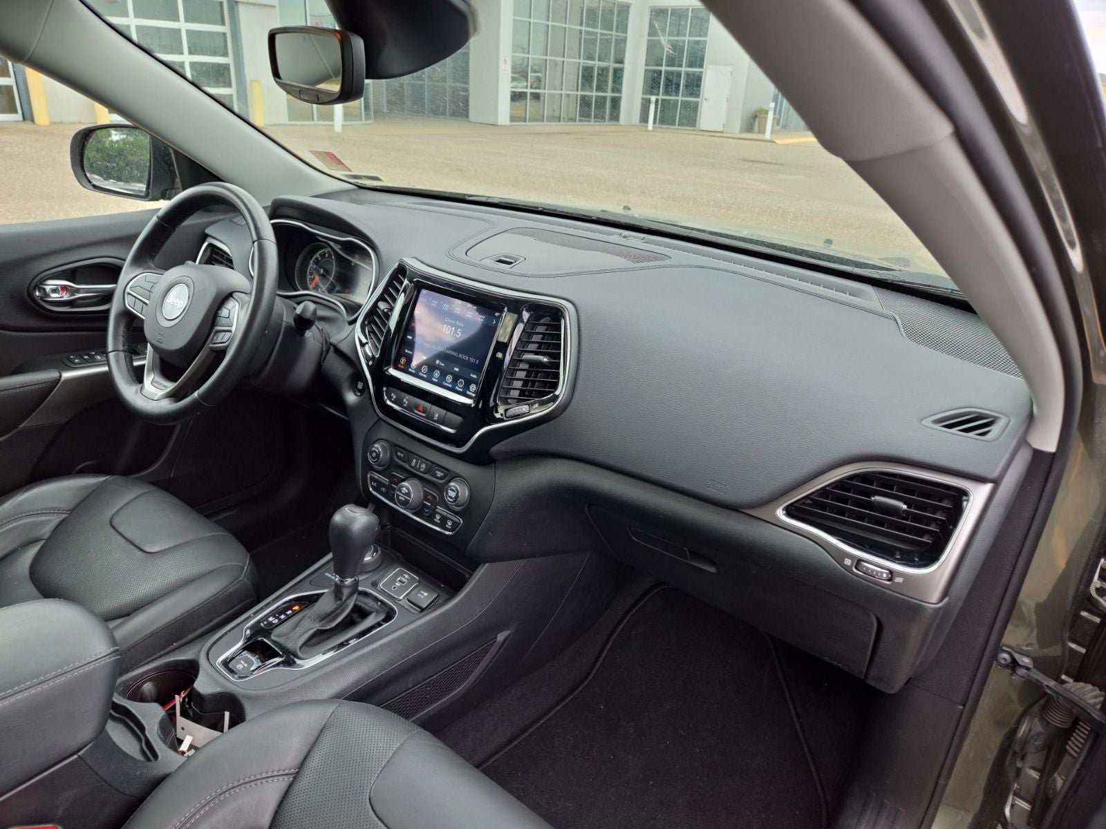 Used 2021 Jeep Cherokee Limited AWD/4WD image 12