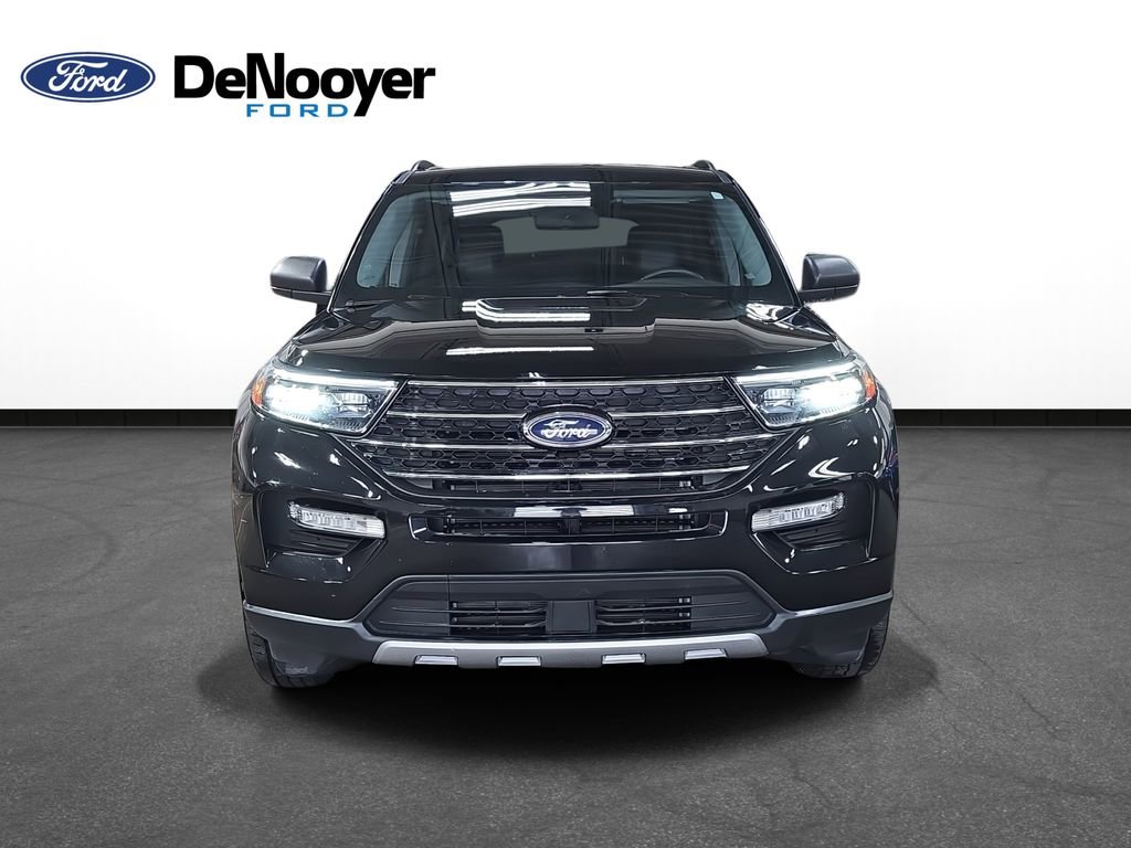 Used 2023 Ford Explorer XLT w/ Equipment Group 202A image 3