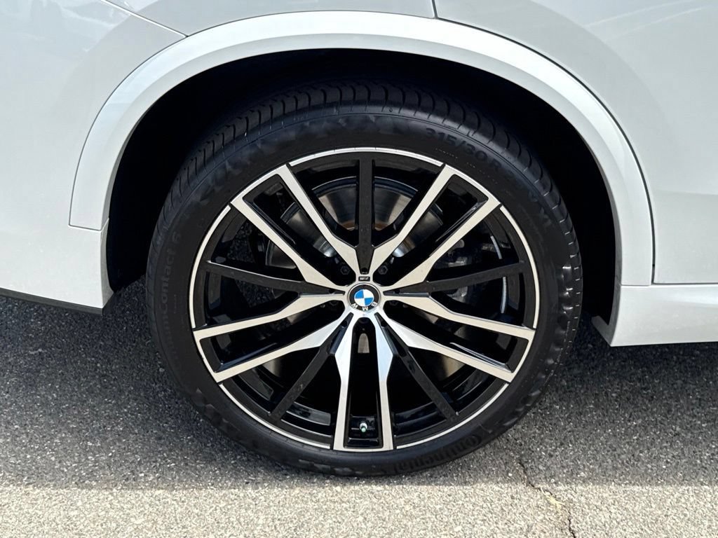 Used 2026 BMW X5 sDrive40i w/ M Sport Package RWD image 8