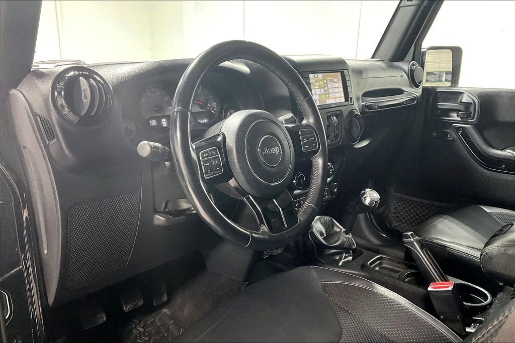 Used 2017 Jeep Wrangler Unlimited Sahara image 16