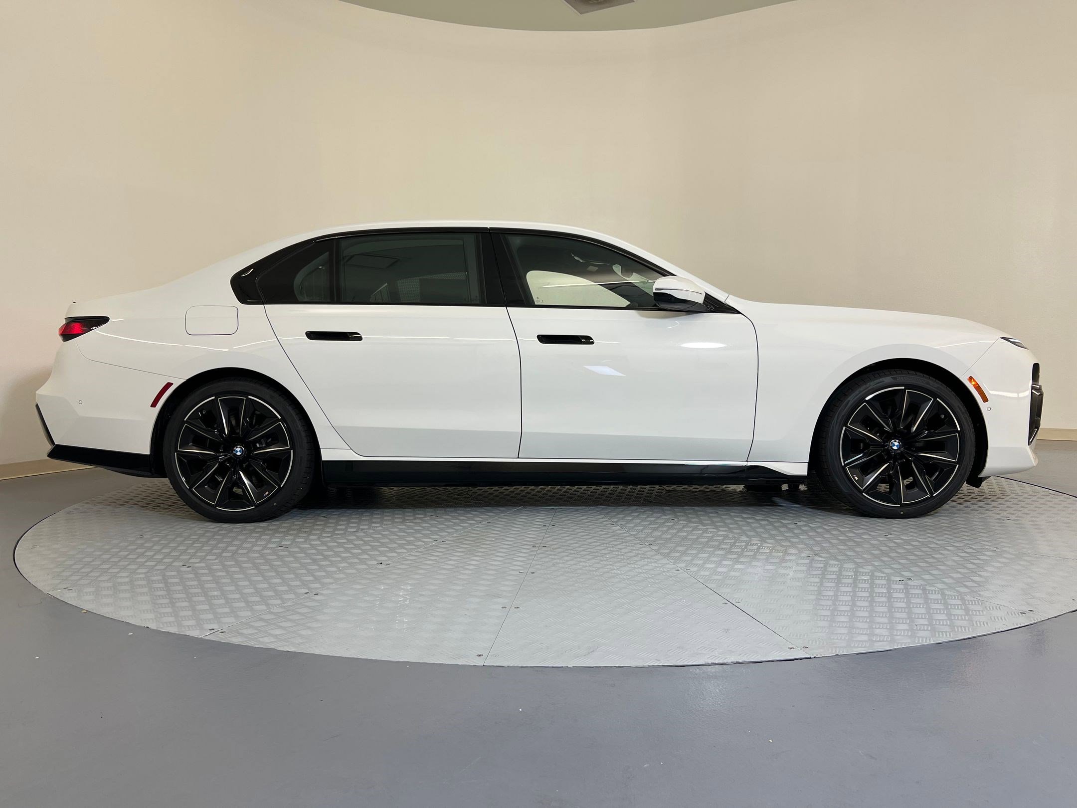 New 2026 BMW i7 eDrive50 w/ M Sport Package image 8